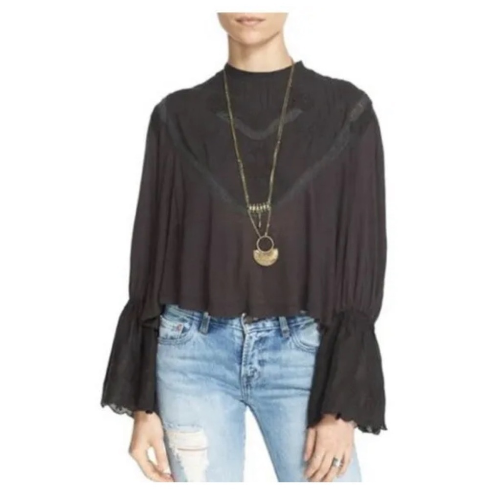 FREE PEOPLE FEMME FATALE BELL SLEEVE xs